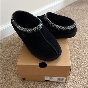 UGG Tasman II Black Slip-Ons (KIDS)